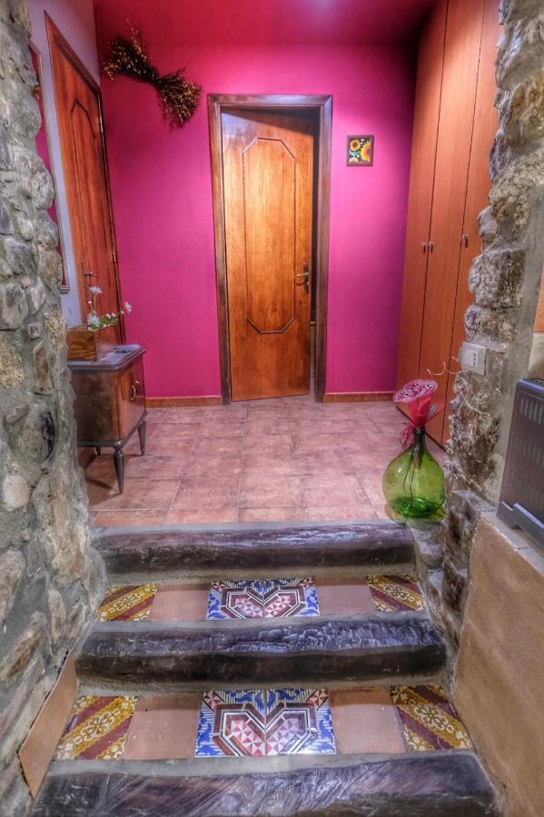 Casa Vacanze Fondaco Di Scillato Scillato  Dış mekan fotoğraf