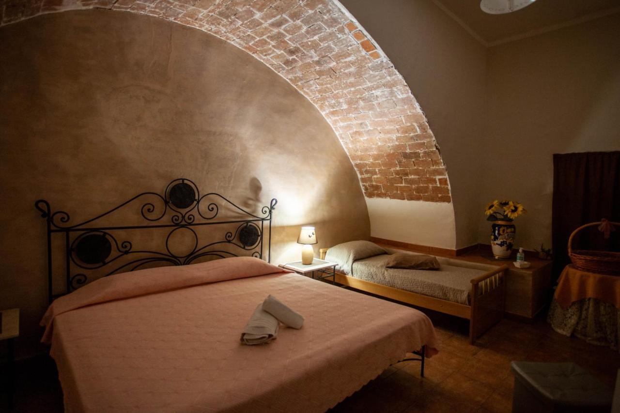 Casa Vacanze Fondaco Di Scillato Scillato  Dış mekan fotoğraf