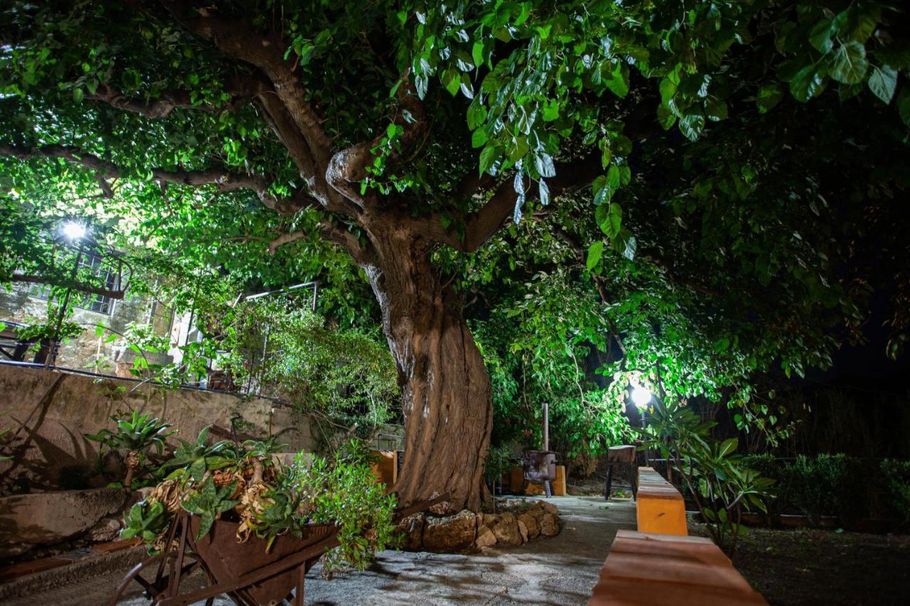 Casa Vacanze Fondaco Di Scillato Scillato  Dış mekan fotoğraf