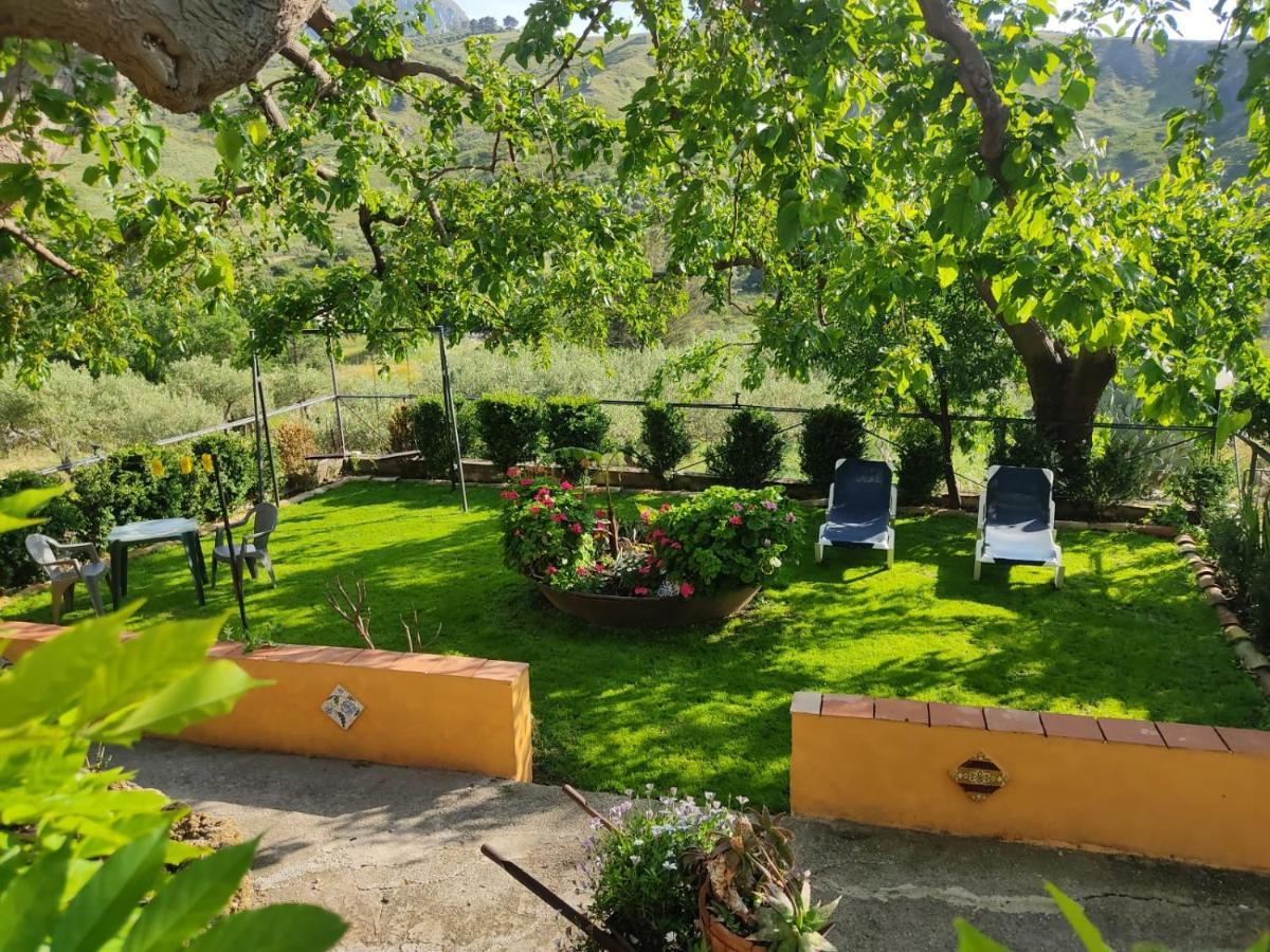 Casa Vacanze Fondaco Di Scillato Scillato  Dış mekan fotoğraf